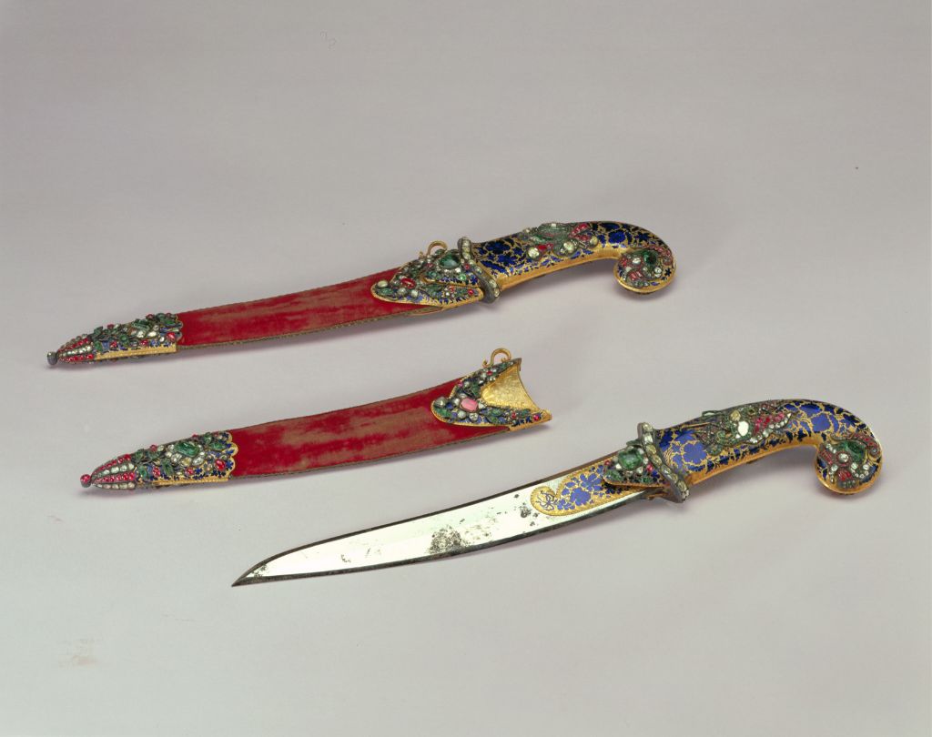 图片[1]-Jade Handle Inlaid Gem Velvet Sheath Dagger-China Archive